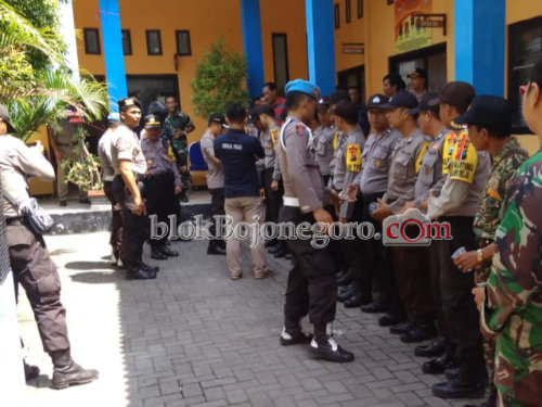 Banser Ikut Amankan Rekapitulasi di Kanor
